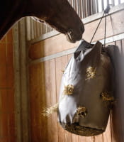 Heusack mit Netzboden